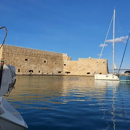 Yacht Zen Hotel Heraklion  Exterior photo